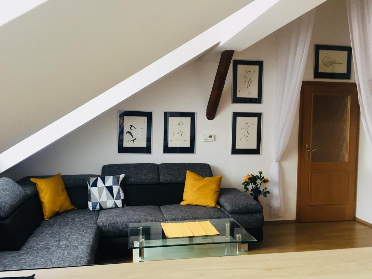 Residence Hattrick Praga Exterior foto